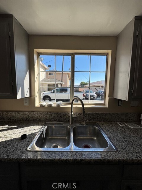 Building Photo - 921 Carob Way