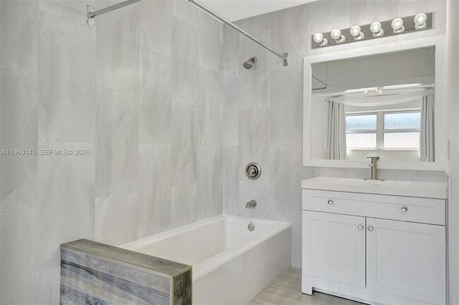 Building Photo - 701 NE 8th St