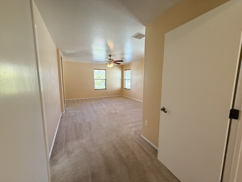 Building Photo - 2771 N Saramano Ln