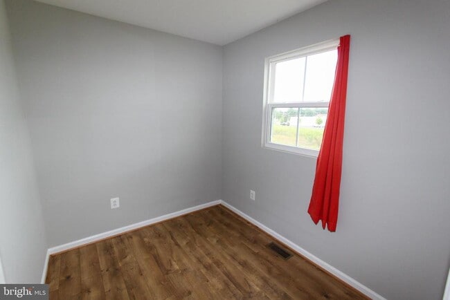 Building Photo - 123 Singleton Way