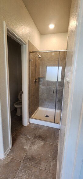 Building Photo - 5022 Brewcastle Ln