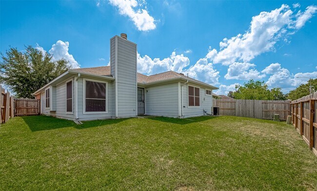Building Photo - 10902 Primrose Acres Ln