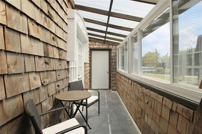 Building Photo - 122 Rue Fontaine