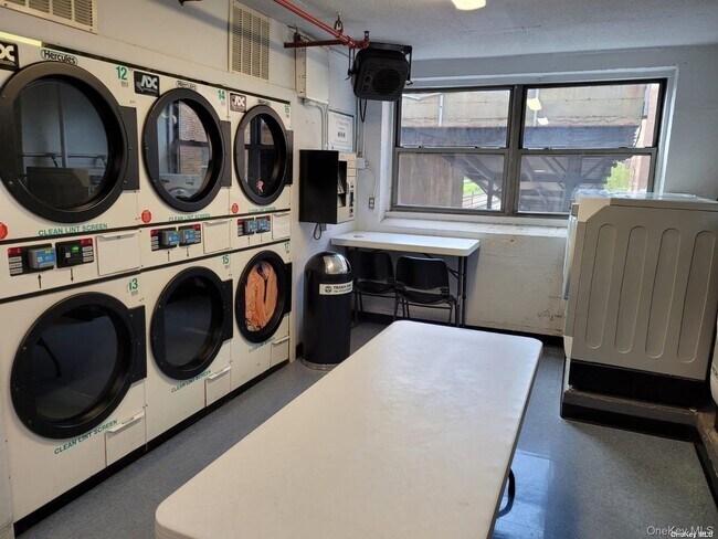 Building Photo - 118-17 Union Tpke Un