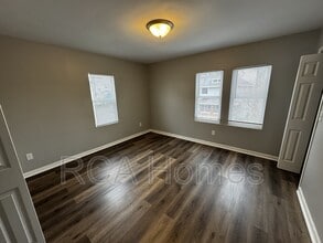 Building Photo - 3747 E Market St