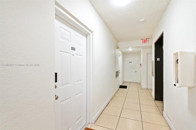 Building Photo - 3051 SW 27th Ave