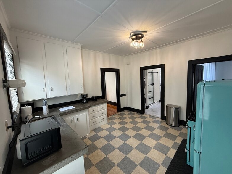 Building Photo - 67 North St