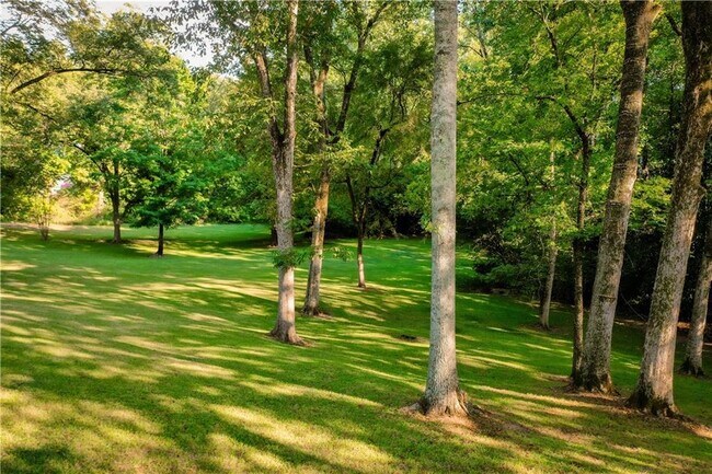 Building Photo - 152 Rivertown Rd