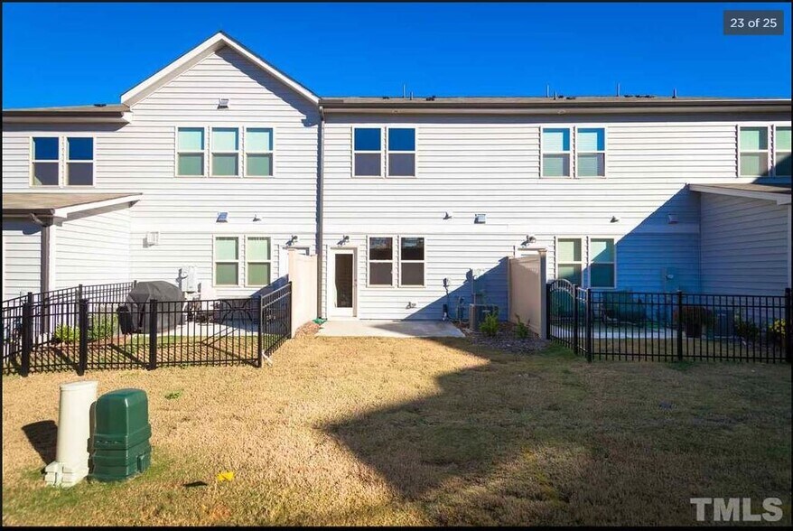 Building Photo - 130 Rubrum Dr
