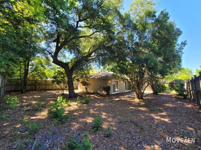 Building Photo - 7112 Key Pointe Dr