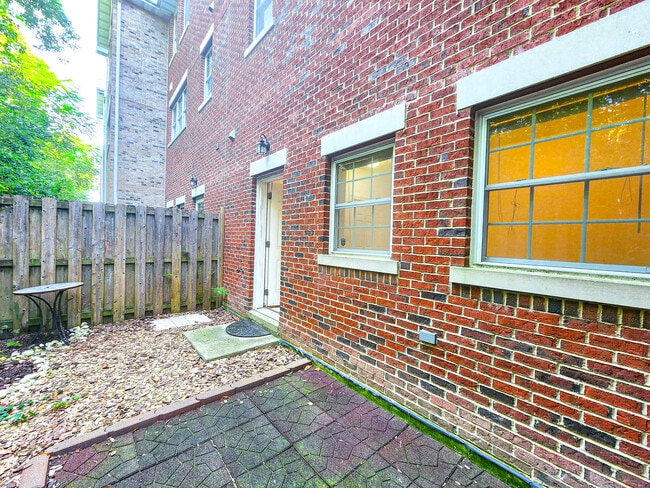 Building Photo - 1643 Church St