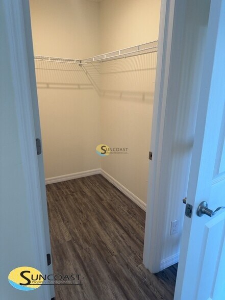 Building Photo - 1035 Nomad Rd