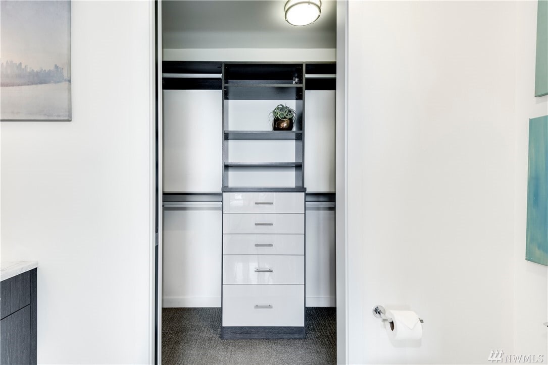 Building Photo - 1321 Seneca St