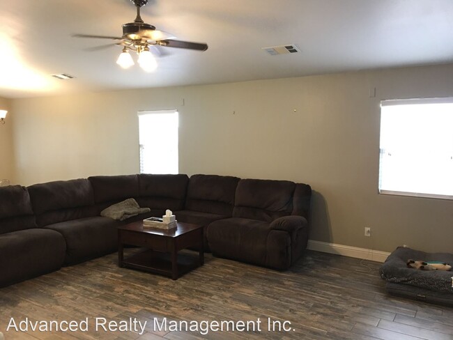 Building Photo - 9912 Grand View Summit Dr
