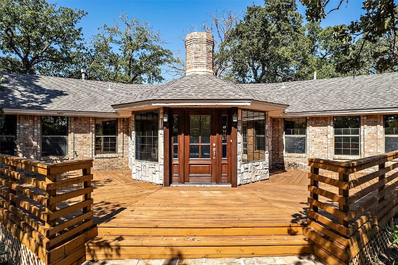 Building Photo - 3901 High Rd