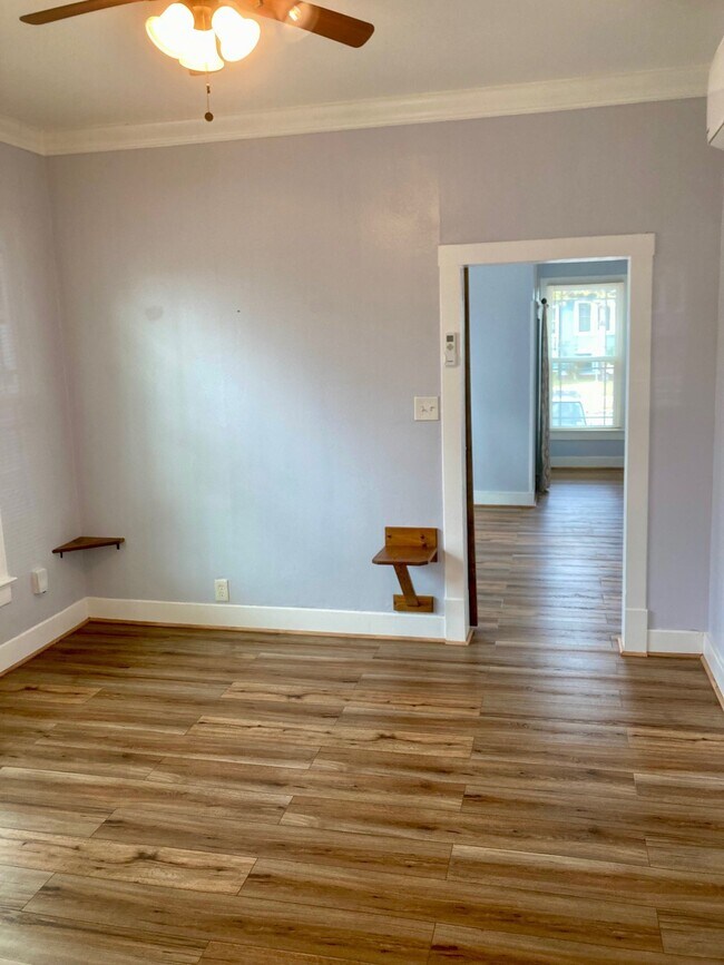 Building Photo - 3809 Avenue O