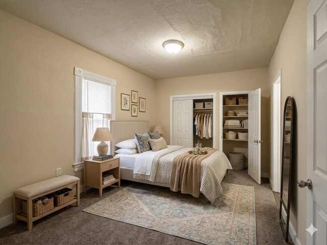 Building Photo - 910 Sahwatch St