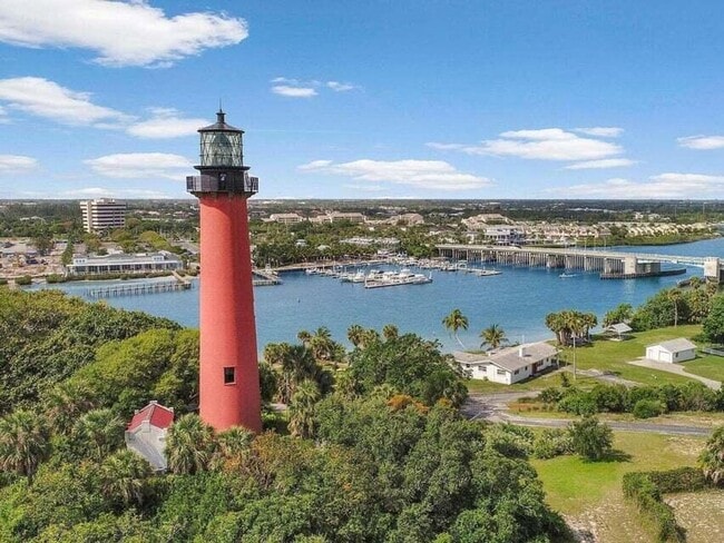 Building Photo - 4803 Sawgrass Breeze Dr