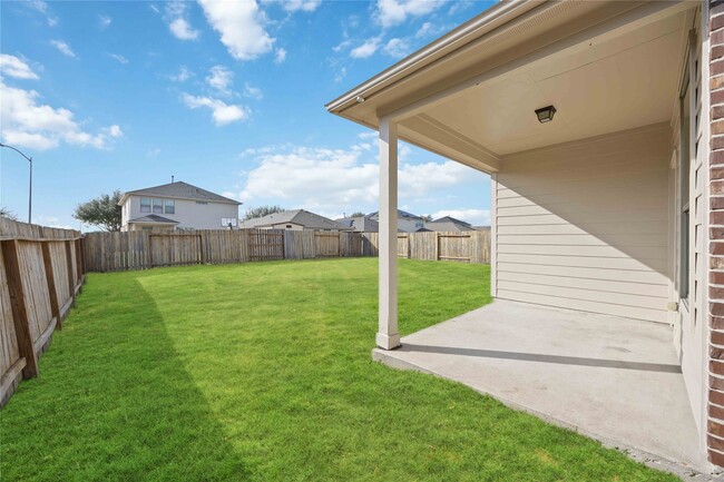 Building Photo - 5803 Camelia Evergreen Ln