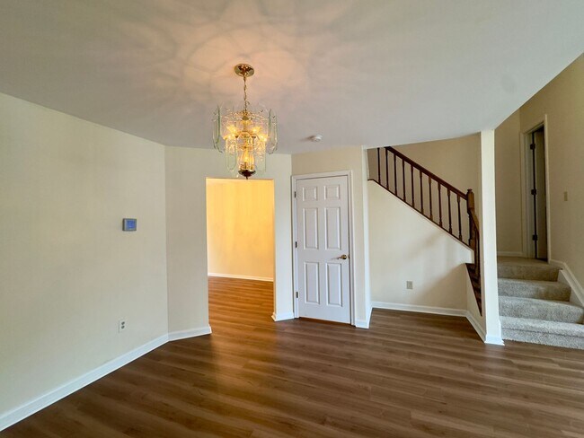 Building Photo - Charming 4 Bedroom/3.5 Bathroom Townhome in Cedarwood Estates, Pikesville, MD!