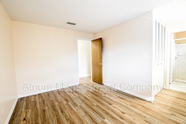 Building Photo - 1318 Kewannee Trail