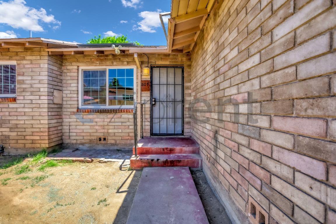 Building Photo - Unit 807