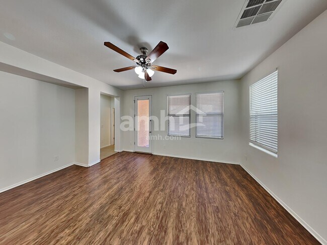 Building Photo - 3282 E Oakland St