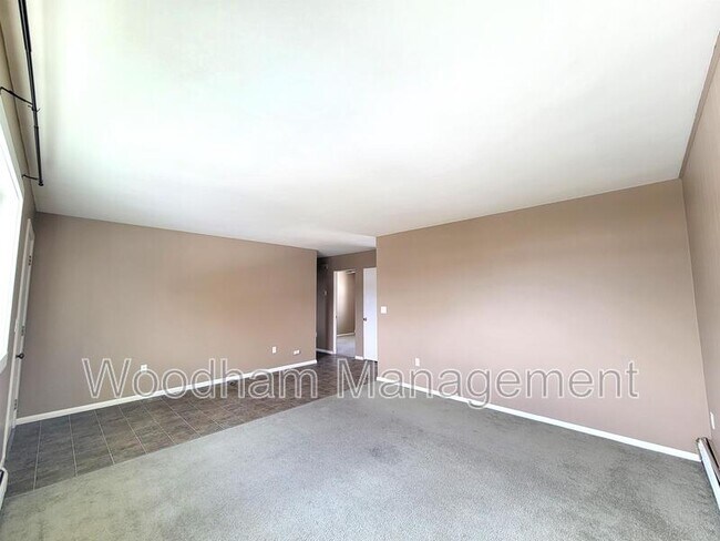 Building Photo - 509 N 16th Ave
