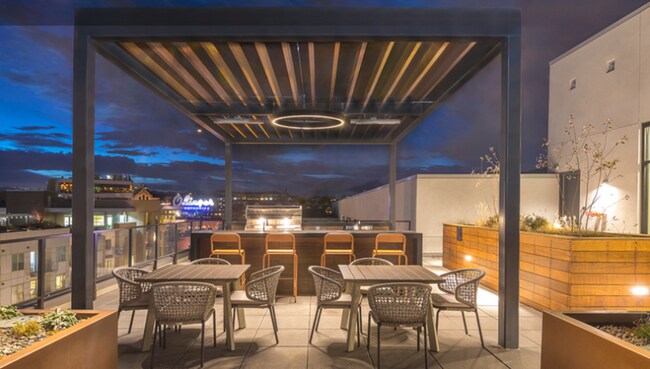 Building Photo - 2930 Umatilla St