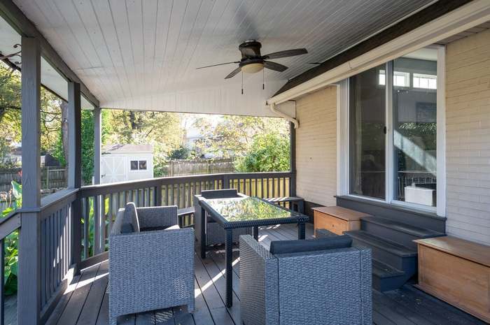 Building Photo - 939 Seymour Ave