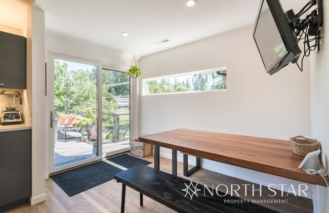 Building Photo - Perfectly located Lake Oswego Mid-century Modern Home with Lake Rights