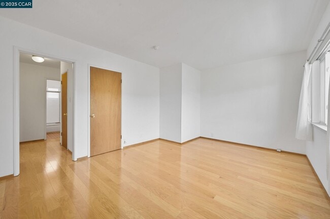 Building Photo - 2134 McGee Ave