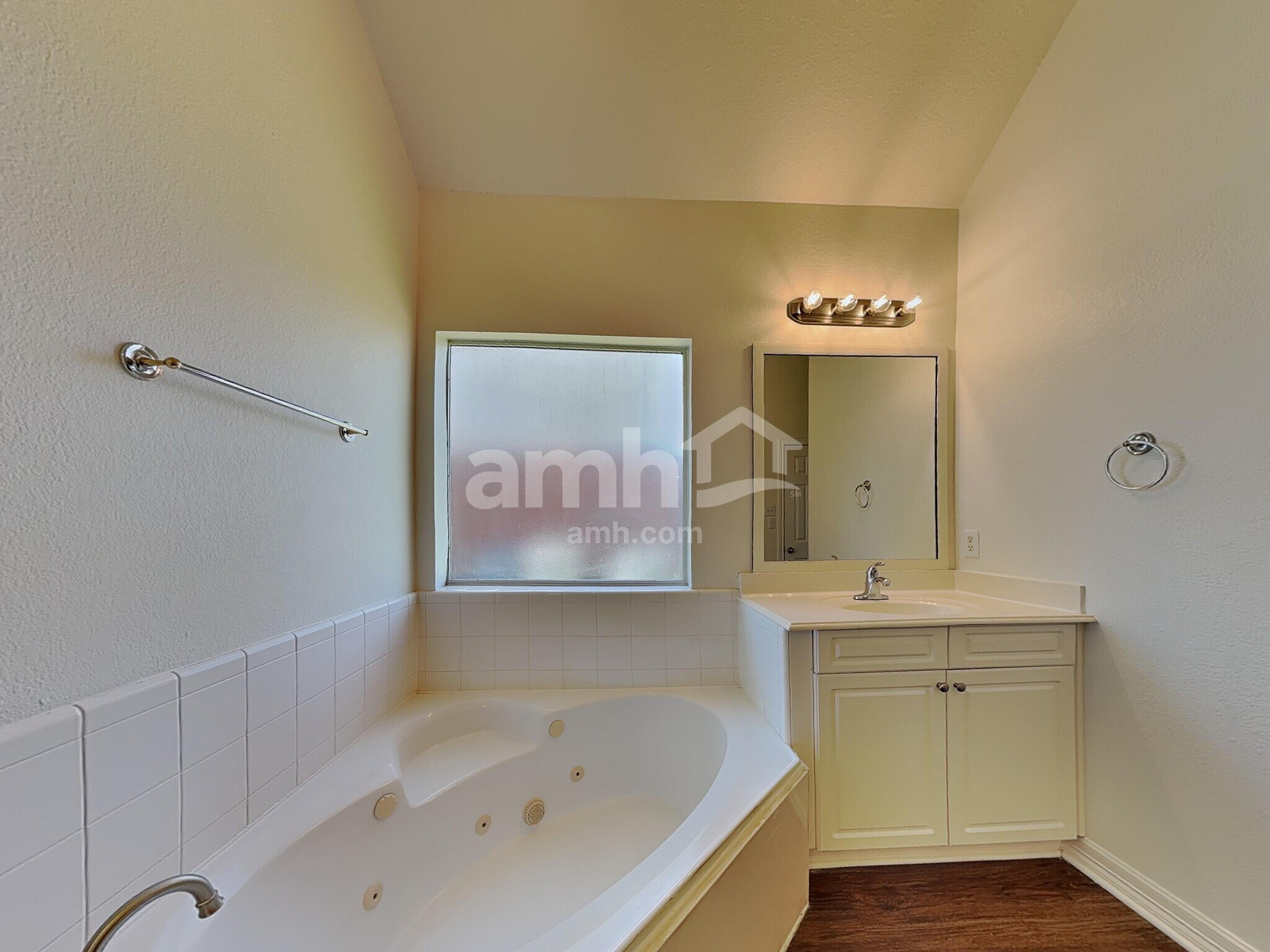 Building Photo - 7722 Heron Lakes Dr