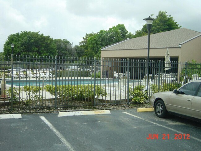 Building Photo - 8411 Lagos De Campo Blvd