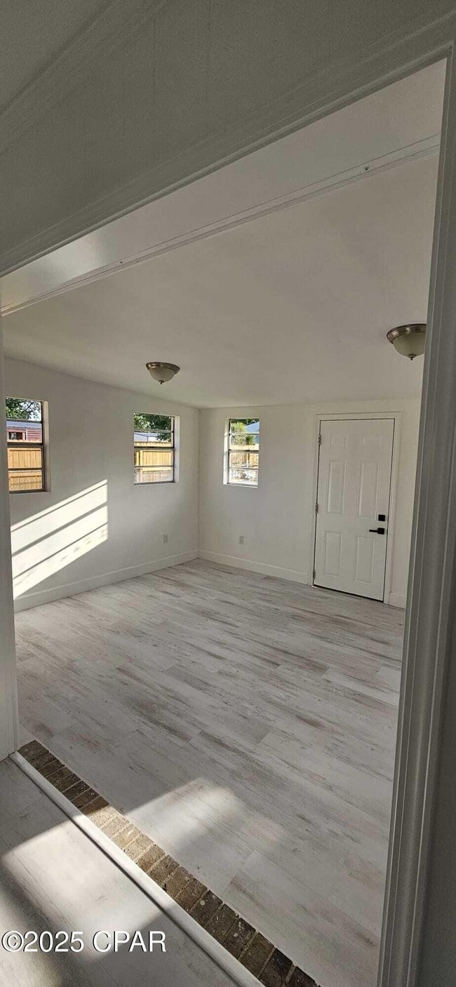 Building Photo - 137 Santee Dr