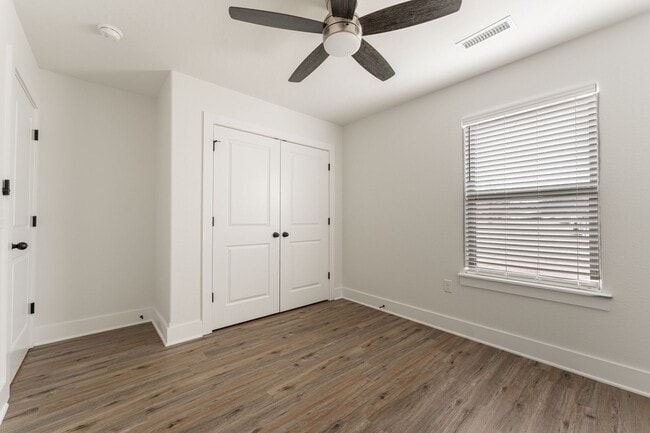 Building Photo - Beautiful Home on Two Acres