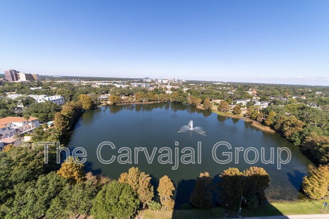 Building Photo - 400 E Colonial Dr