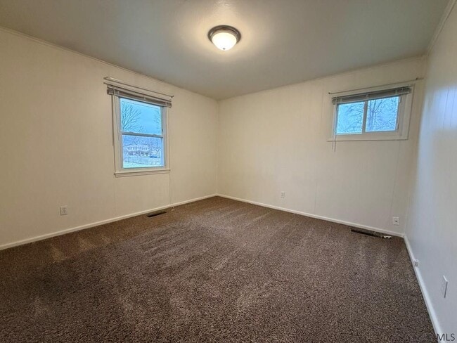 Building Photo - 1204 Erickson Dr