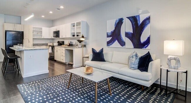 Building Photo - 750 Avondale Creek Dr.