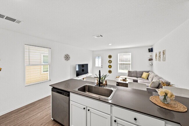 Building Photo - Where Modern Style, Cozy Living, and Effortless Comfort Come Together Perfectly