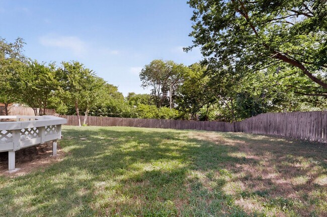 Building Photo - 6708 Johnnie Ct