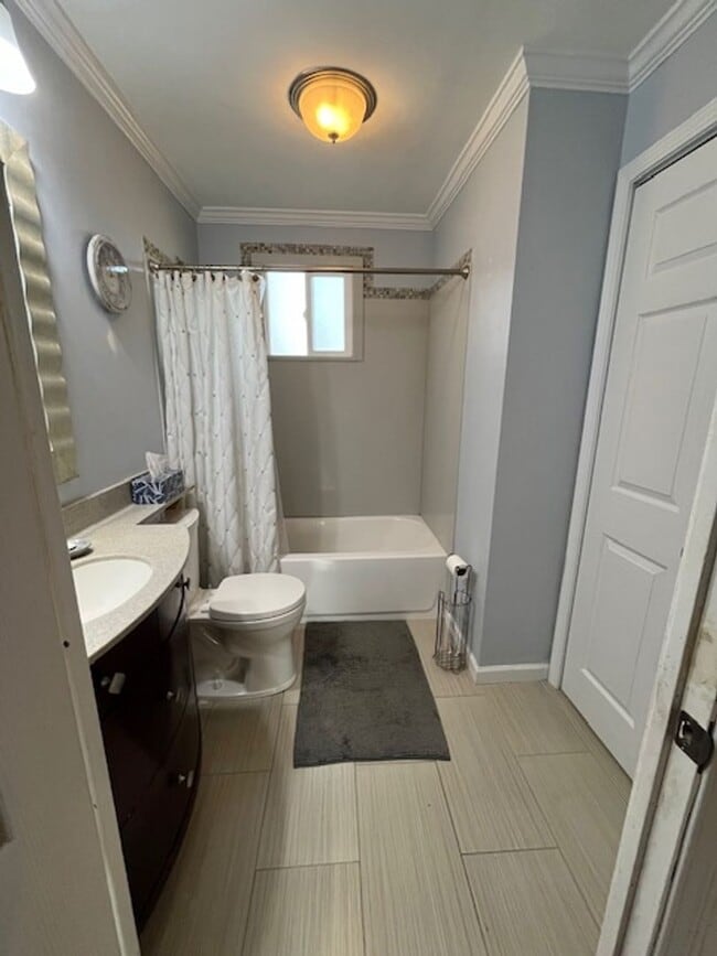 Building Photo - 2 bed 2 bath Single Family Home in Bexley w/ Bonus Rooms