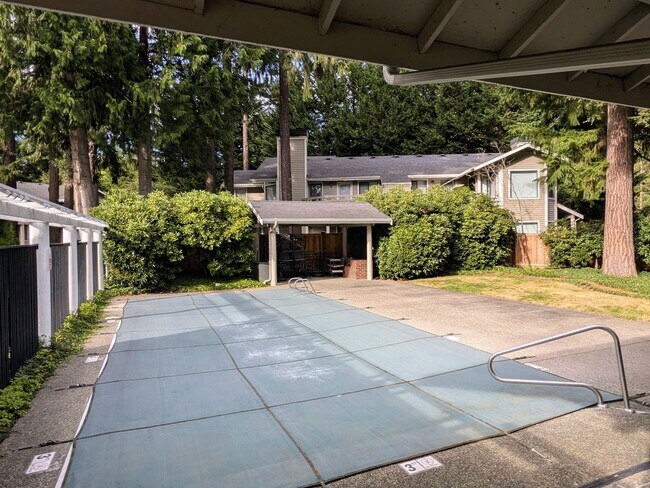 Building Photo - Location near pool, ground level, Covered ...