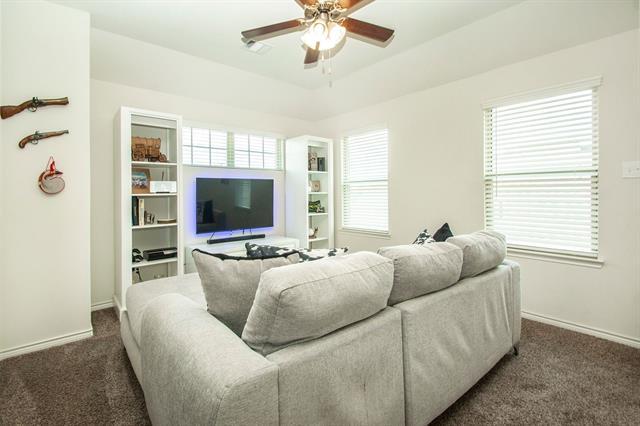 Building Photo - 2168 Miramar Dr
