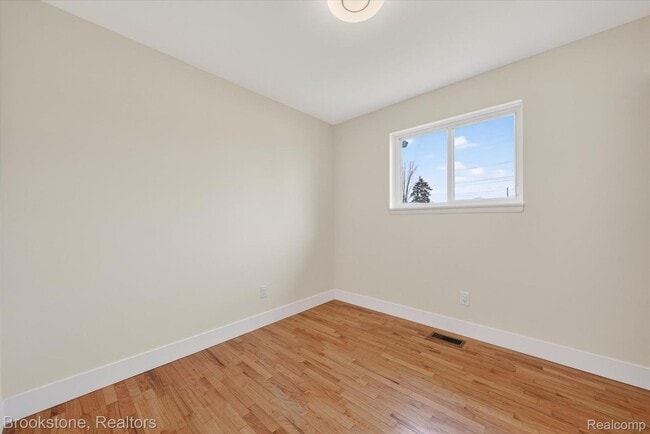 Building Photo - 30428 Iroquois Dr