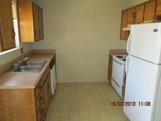 Building Photo - 208 Sorrell Dr