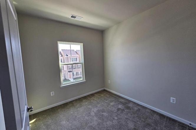 Building Photo - 4523 Briarhaven Dr