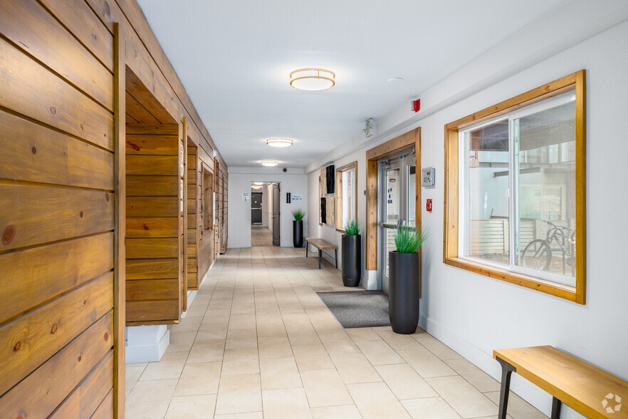 Lobby Photo - Parker off Pearl - Historical Access