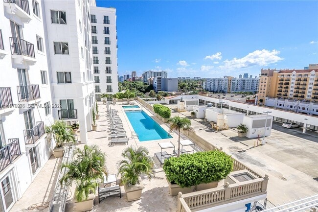 Building Photo - 10 Aragon Ave