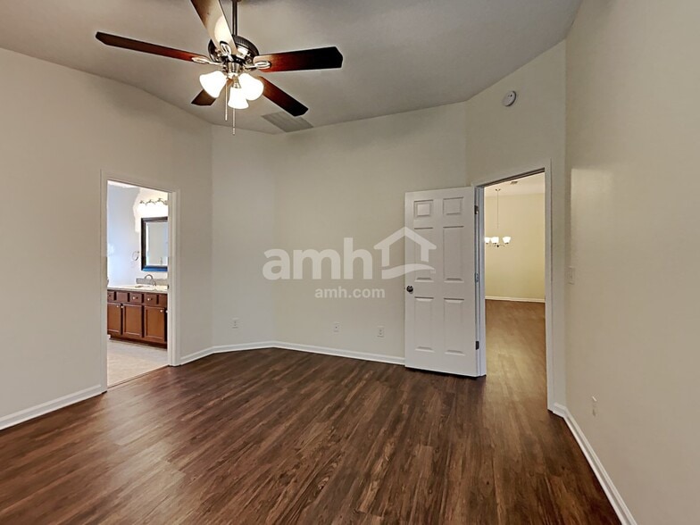 Building Photo - 96405 Commodore Point Dr